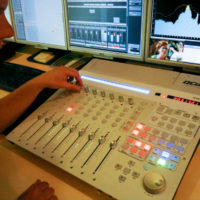 Comparing the RE-2A to the Waves CLA-2A and demoing the Qcon Pro controller qcon-pro