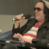 Must see lecture by Todd Rundgren (New York, 2013) todd-rundgren-still-lecture-red-bull